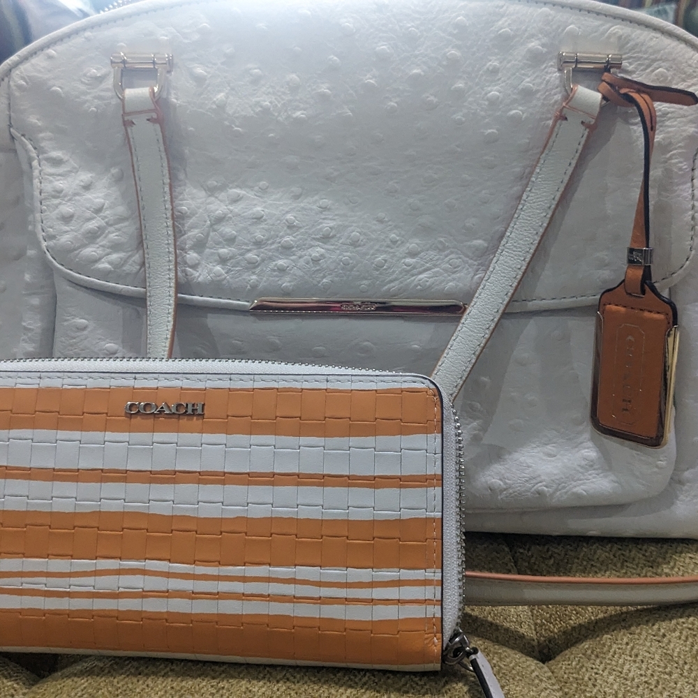 Coach White and Orange Women's Bag Set